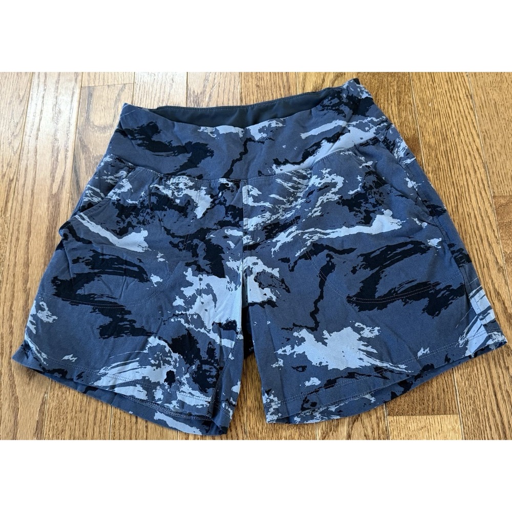 Mountain Hardwear Dynama 2 Shorts Womens Small Camo Hiking Stretch 1928721